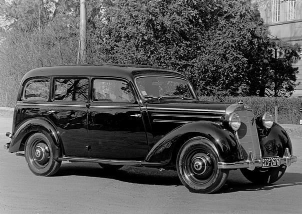 Typ Mercedes-Benz 260 D (Baureihe W 138,1936 bis 1940) als Pullman-Limousine karossiert.